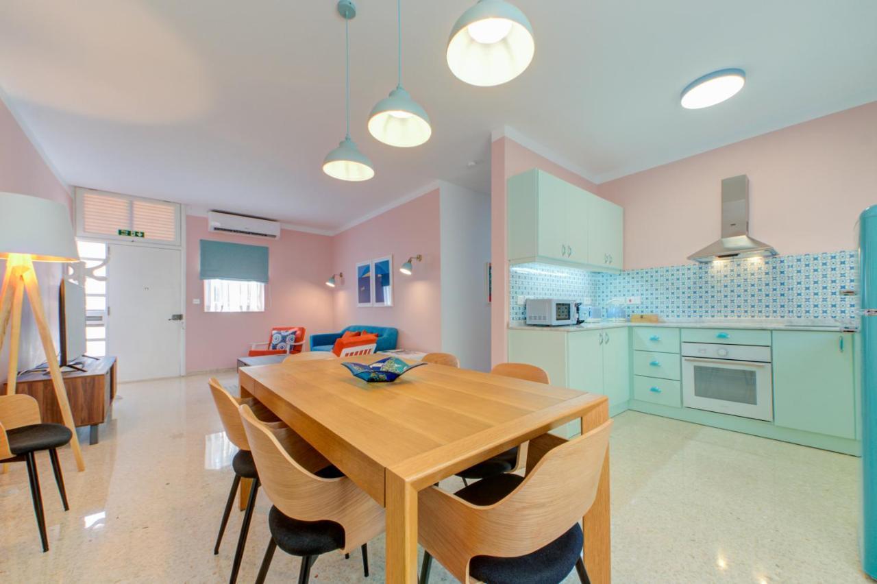 Colorful & Spacious Home With Yard - Close To Xemxija Bay St. Paul's Bay Exterior photo