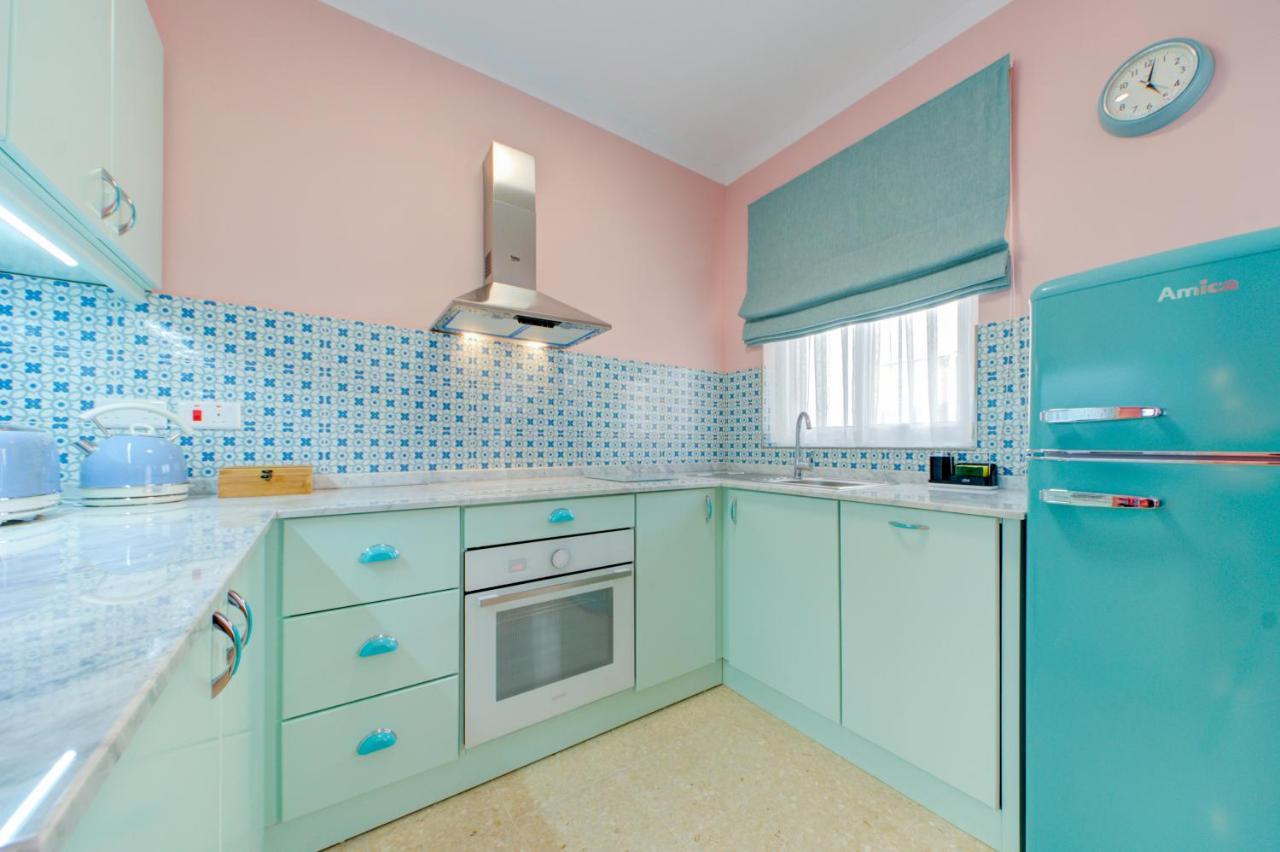 Colorful & Spacious Home With Yard - Close To Xemxija Bay St. Paul's Bay Exterior photo